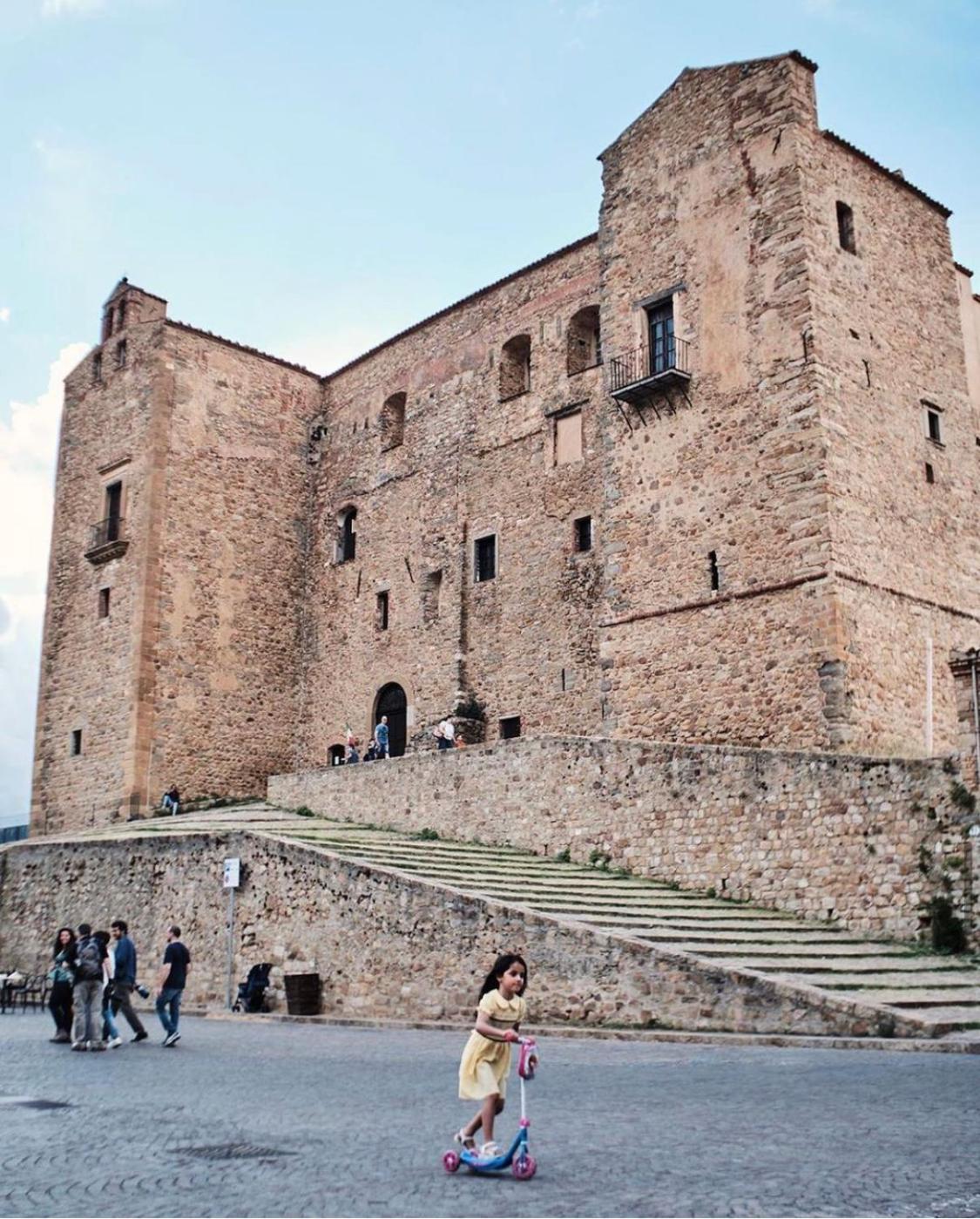 Porta San Paolo House Lejlighedshotel Castelbuono  Eksteriør billede